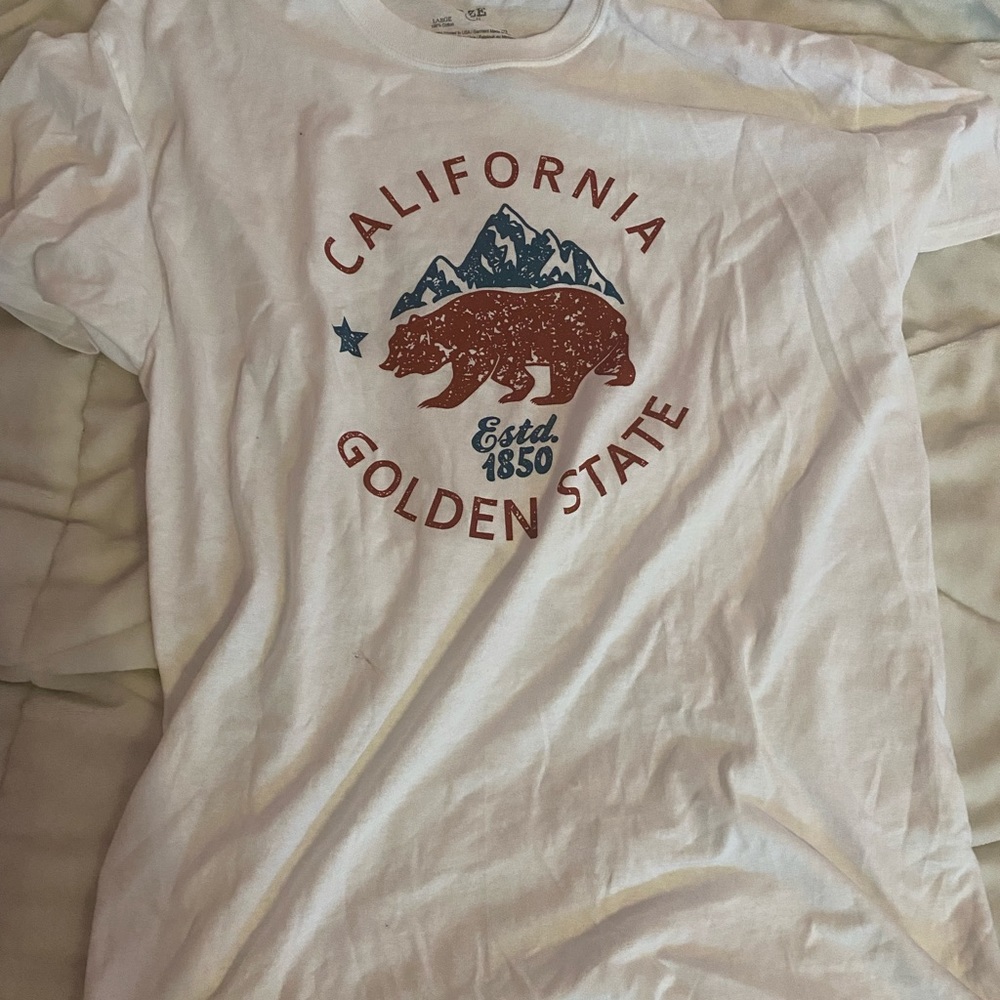 Women’s graphic tee